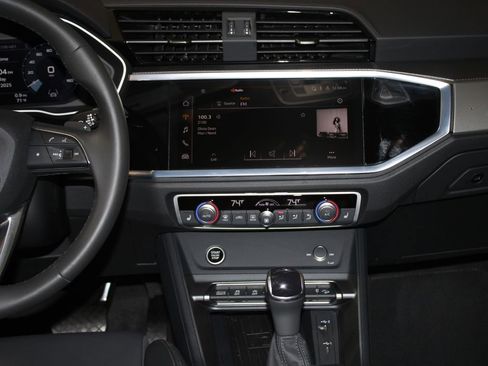 Certified 2025 Audi Q3 2.0T Premium w/ Convenience Package image 20