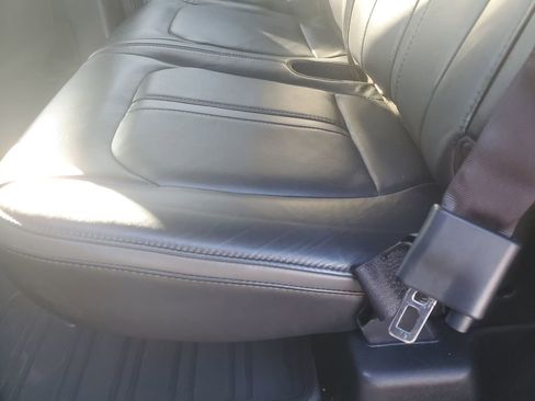 Used 2017 Ford F150 Platinum w/ Equipment Group 701A Luxury image 11