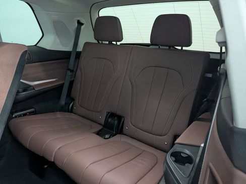 Used 2020 BMW X7 xDrive40i w/ Premium Package AWD/4WD image 23