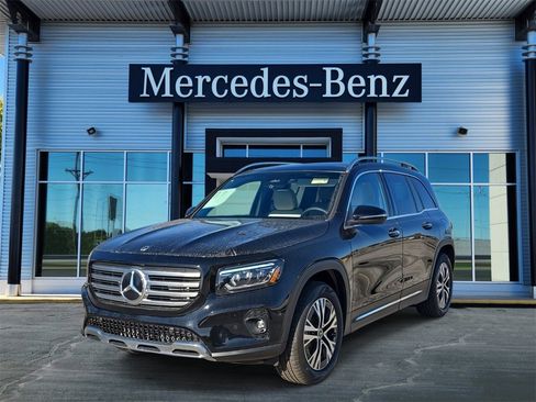 New 2026 Mercedes-Benz GLB 250 4MATIC image 3