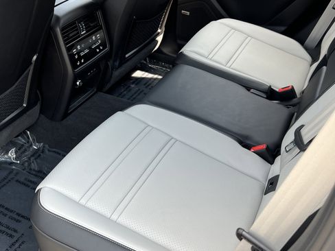 Certified 2025 Porsche Cayenne S image 19