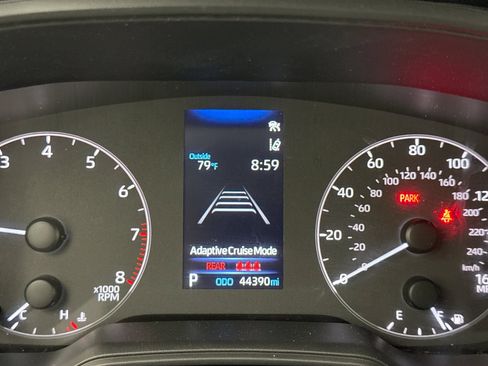 Used 2023 Toyota Corolla Cross L AWD/4WD image 9