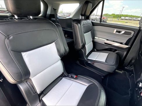 Used 2023 Ford Explorer XLT w/ Equipment Group 202A RWD image 22