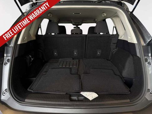 Used 2023 Nissan Rogue S AWD/4WD image 28