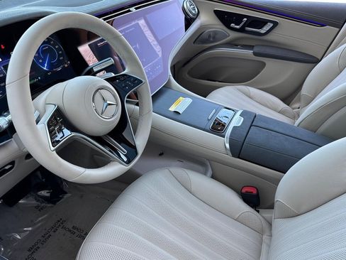 New 2026 Mercedes-Benz EQS 400 4MATIC SUV image 4