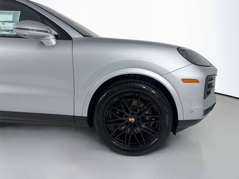 New 2026 Porsche Cayenne Coupe AWD/4WD image 28