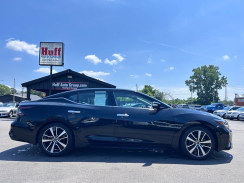 Used 2023 Nissan Maxima SL FWD image 11