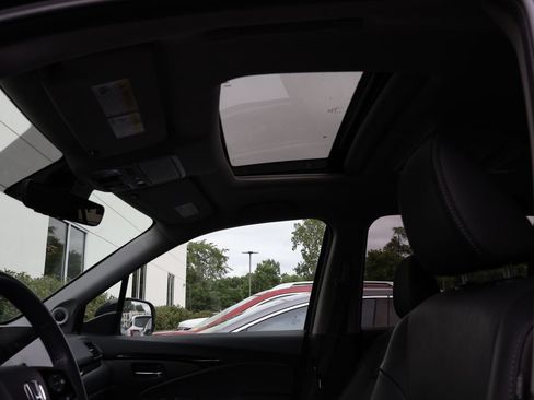 Certified 2022 Honda Pilot Touring image 8