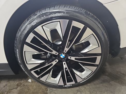 New 2026 BMW i5 eDrive40 w/ Premium Package image 34