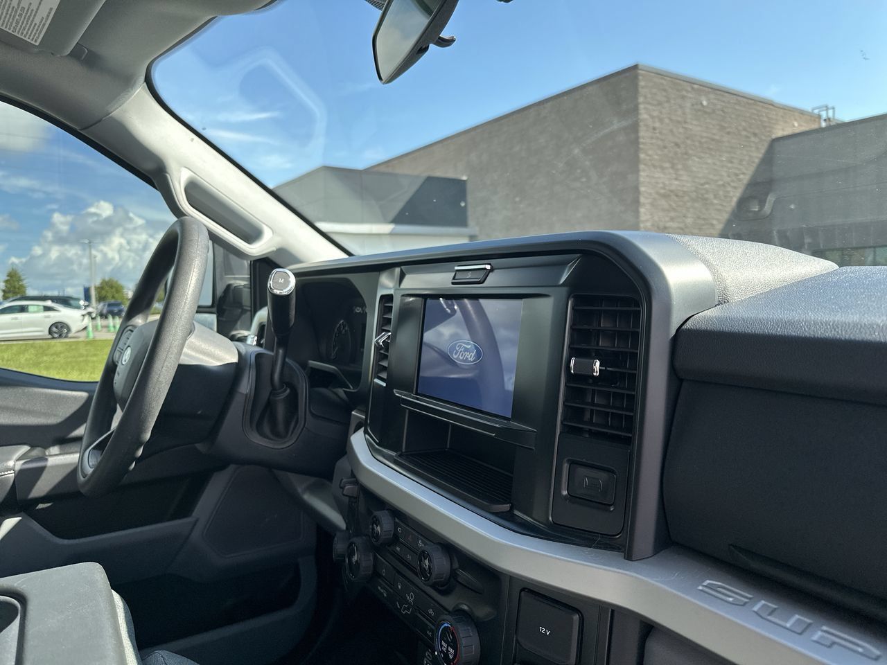 Used 2025 Ford F350 XLT w/ Tremor Off-Road Package AWD/4WD image 15