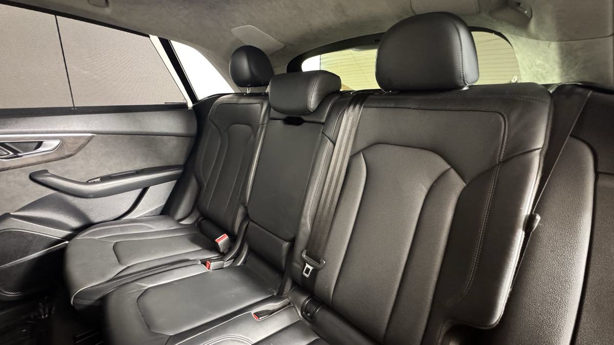 Used 2019 Audi Q8 Prestige w/ Luxury Package AWD/4WD image 30
