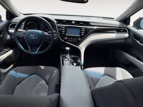 Used 2018 Toyota Camry LE w/ Convenience Package FWD image 10