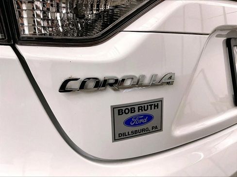 Used 2020 Toyota Corolla LE FWD image 13