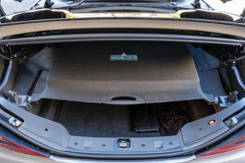 Used 2011 Mercedes-Benz SL 550 image 31
