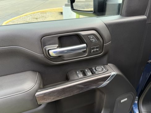 Used 2020 Chevrolet Silverado 2500 LTZ AWD/4WD image 12
