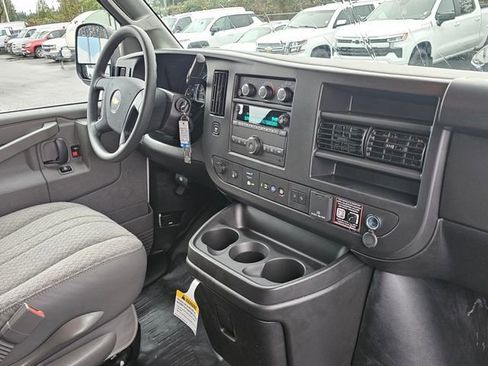 New 2025 Chevrolet Express 3500 w/ Driver Convenience Package image 10