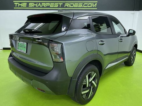 Used 2025 Nissan Kicks SV image 10