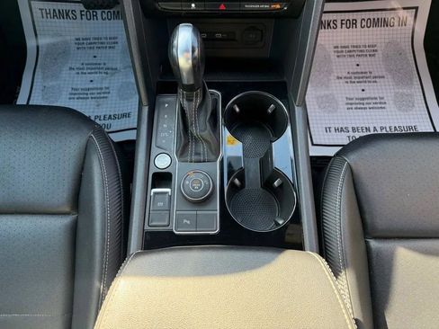 Used 2022 Volkswagen Atlas Cross Sport SEL image 25