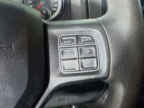 Used 2018 RAM 1500 Express image 15
