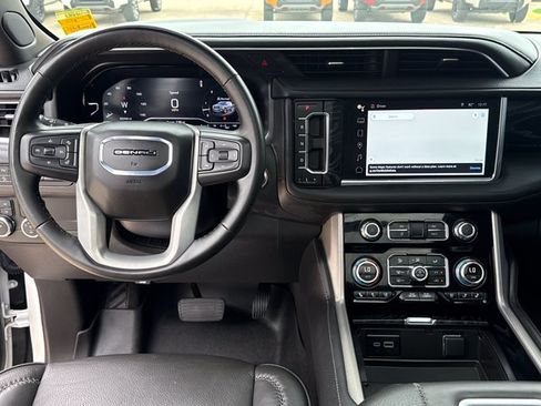 Used 2024 GMC Yukon Denali AWD/4WD image 8