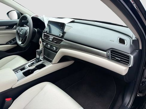 Used 2018 Honda Accord LX image 26
