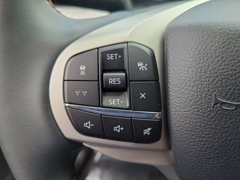 Used 2026 Ford Explorer Active RWD image 5