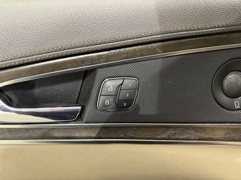 Used 2020 Lincoln Nautilus Reserve image 12