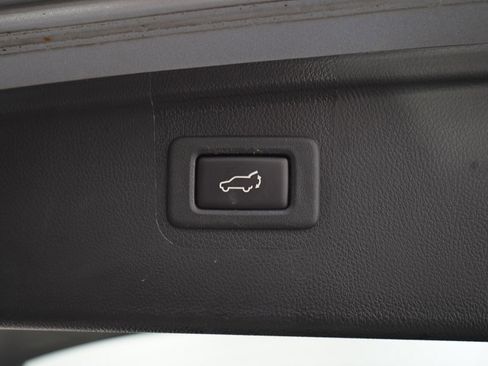 Used 2016 Subaru Outback 2.5i Limited image 11