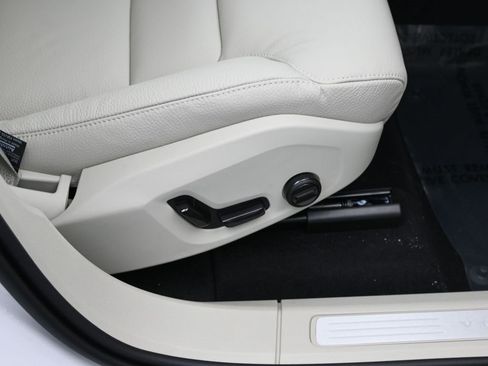 New 2025 Volvo XC60 T8 Core w/ Climate Package image 37