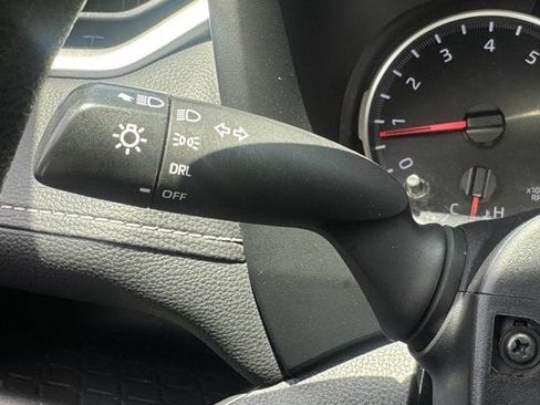 Used 2022 Toyota RAV4 LE AWD/4WD image 22
