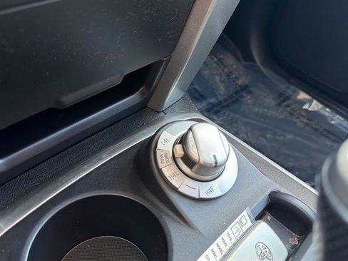 Used 2010 Toyota 4Runner Limited image 27