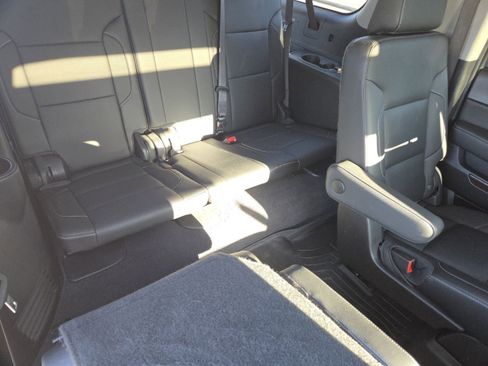Used 2020 GMC Yukon XL SLT w/ Graphite Performance Edition image 27