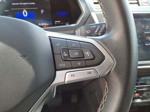 Used 2023 Volkswagen Tiguan SE image 19