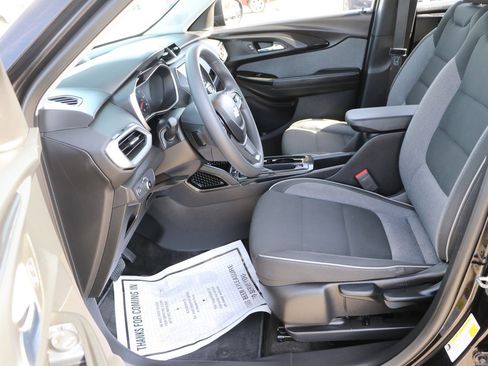 Used 2023 Chevrolet TrailBlazer LS FWD image 13