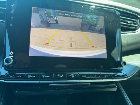 Used 2024 Jeep Wagoneer L Series III w/ Flexible Seating Group AWD/4WD image 27