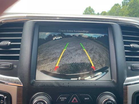 Used 2017 RAM 1500 Laramie AWD/4WD image 6