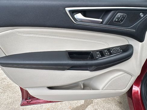 Used 2019 Ford Edge Titanium w/ Equipment Group 301A FWD image 12