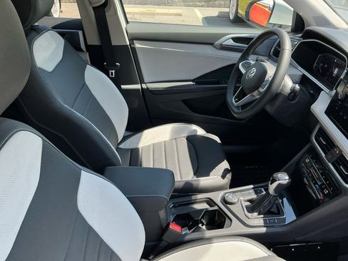 New 2025 Volkswagen Taos SEL image 29