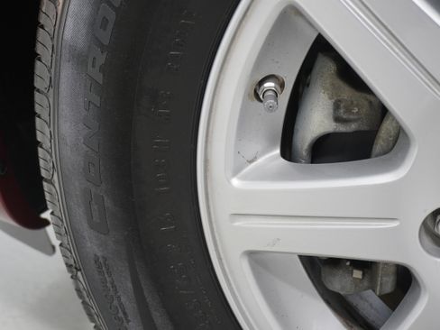 Used 2010 Chrysler Town & Country Touring image 27