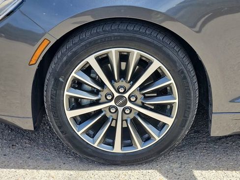 Used 2019 Lincoln MKZ Reserve FWD image 9