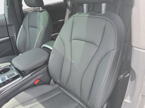 Certified 2025 Audi Q8 Premium Plus AWD/4WD image 21