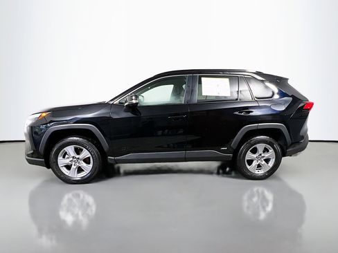 Used 2025 Toyota RAV4 XLE image 9