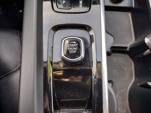 Used 2023 Volvo XC60 B5 Core image 24