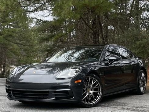 Used 2019 Porsche Panamera image 1