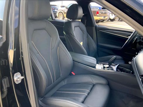 Used 2022 BMW 540i w/ Executive Package image 8