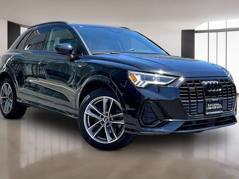Used 2022 Audi Q3 2.0T Premium Plus w/ Premium Plus Package AWD/4WD image 1