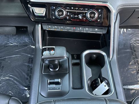 Used 2023 GMC Sierra 1500 Denali w/ Denali Reserve Package AWD/4WD image 6