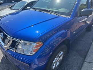 Used 2012 Nissan Frontier SV image 1