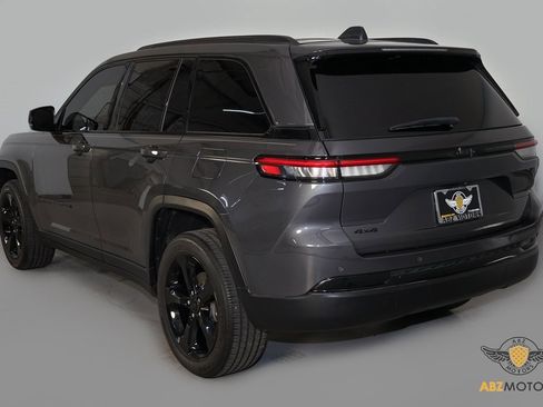 Used 2022 Jeep Grand Cherokee Altitude image 7