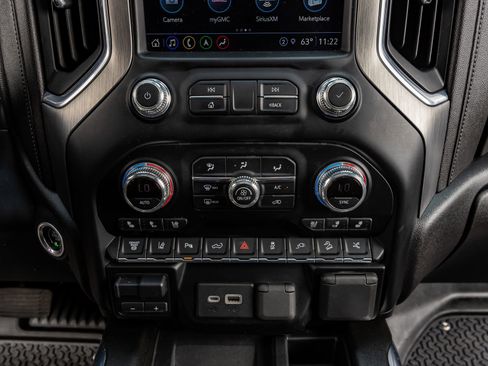 Used 2021 GMC Sierra 2500 Denali w/ Denali Black Diamond Edition image 26